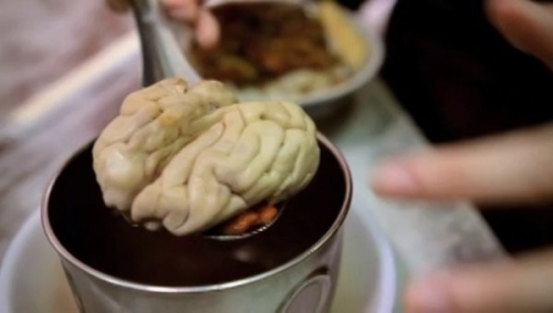 hạn chế ăn óc lợn